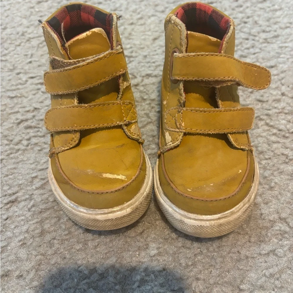 Boys Cat & Jack Tan Boots with Velcro Straps size 5